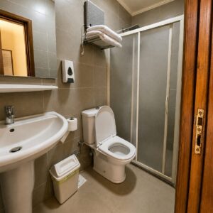 Triple Room Sea View Bathroom – Dyarna Hotel Dahab