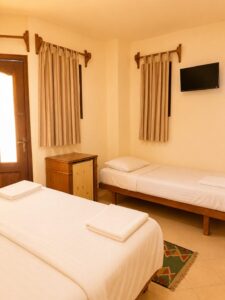Triple Room Back View Single Beds Area – Dyarna Hotel Dahab