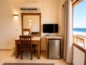 Double Room Sea View Desk and Mini Fridge with Sea View – Dyarna Hotel Dahab